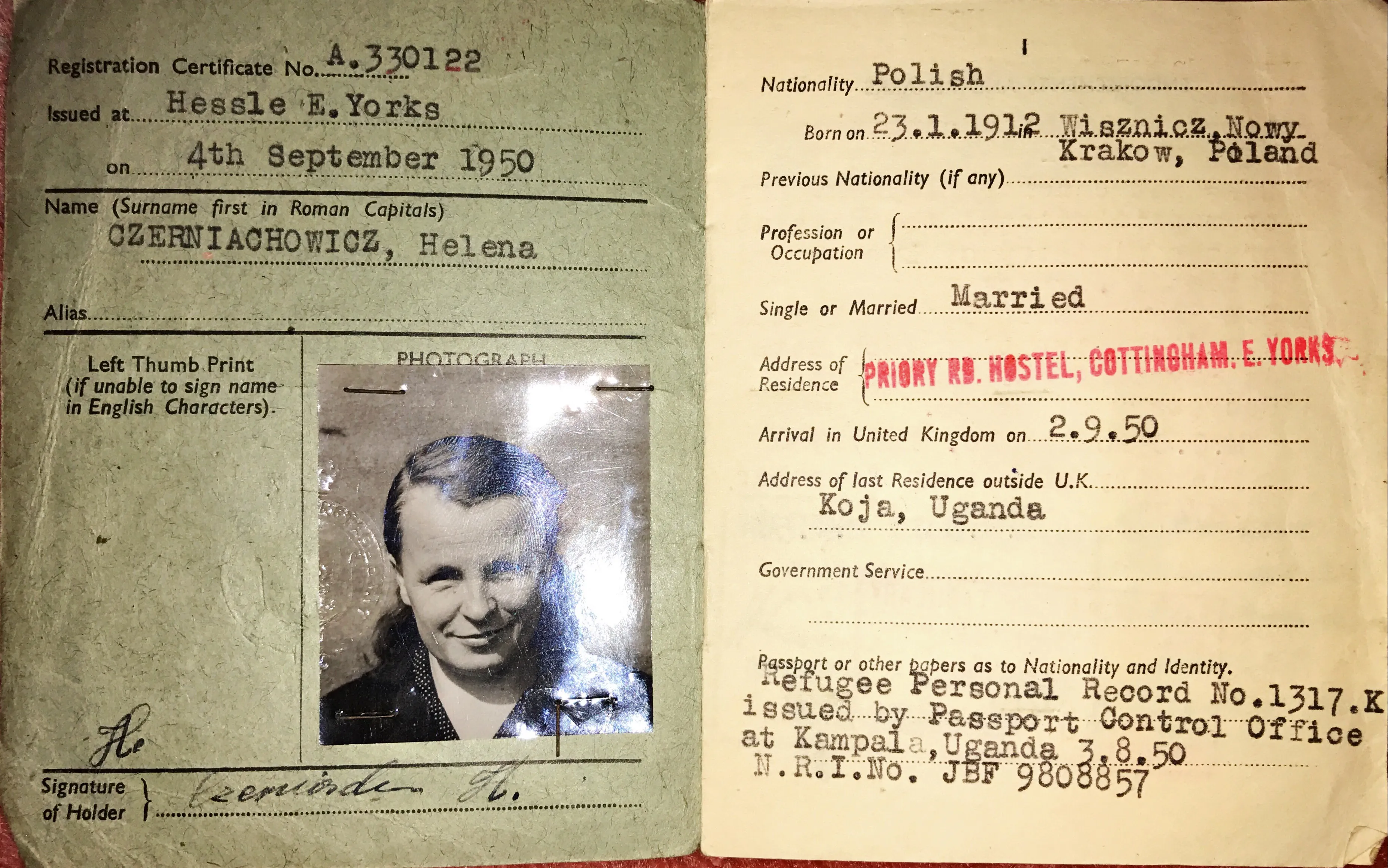 Helena Czerniachowicz’s UK Alien / Refugee Registration certificate, A.330122.